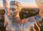 Родина-мать (Батьківщина-мати) — монументальная скульптура в Киеве на правом берегу Днепра.
