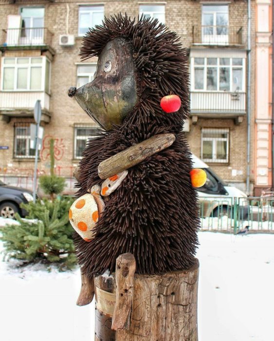 Памятник Ёжику в тумане в Киеве