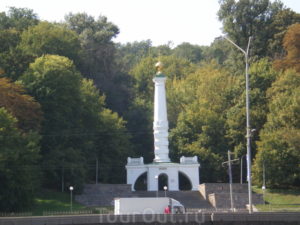 Памятник Крещению Руси Киев