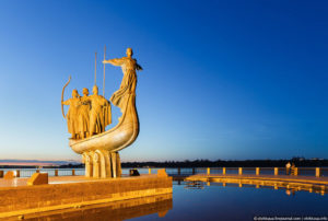 Памятник основателям Киева