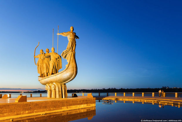 Памятник основателям Киева