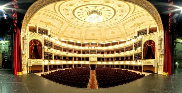 Театр русской драмы им. Леси Украинки Киев