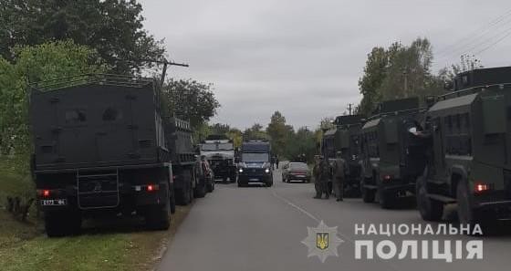 Киевские "копы" начинают патрулировать возле военных складов в Черниговской области