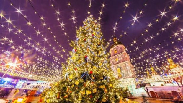 В центре столицы начинается подготовка к новогоднему проекту «Страна Северного сияния»