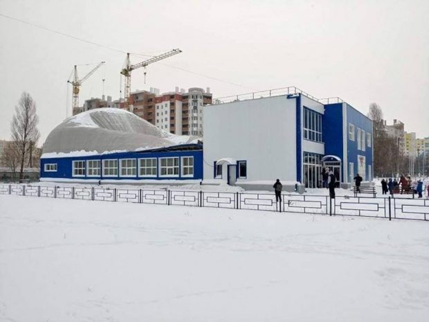 Под Киевом во время тренировки на детей обрушилась крыша нового спорткомплекса
