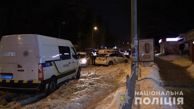 В Киеве парень убил мать и подругу и выбросился в окно