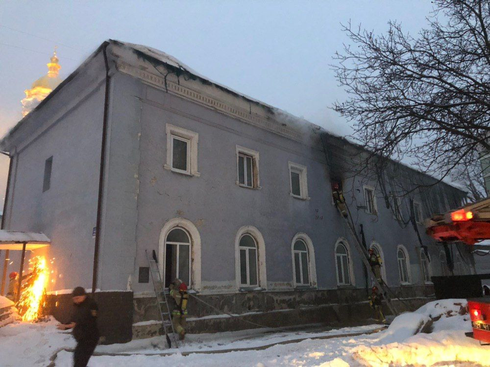В Киево-Печерской лавре вспыхнул пожар