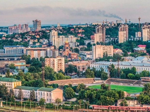В Соломенском районе восстановят детский сад, а в Дарницком - отремонтируют стадион школы