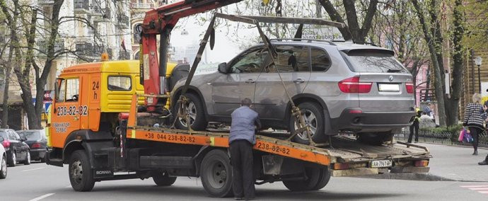 За что эвакуируют автомобиль