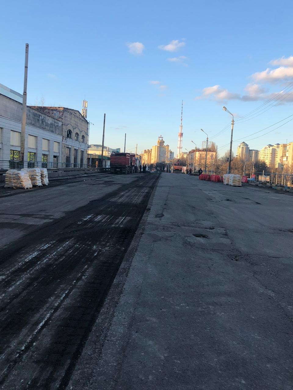На Шулявском мосту продолжаются работы по демонтажу