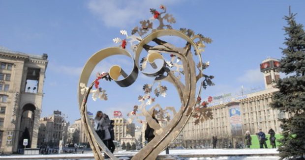 Скульптура Сердце Любви
