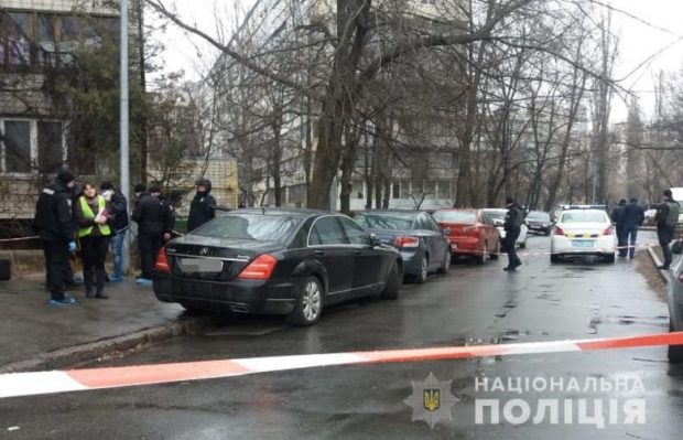 В Киеве прострелили голову мужчине в элитном "Мерседесе"