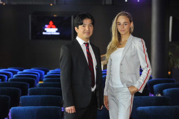 СЕО Mitsubishi Motors Украина Нишино Кейсуке и чемпионка мира по дзюдо Дарья Белодед