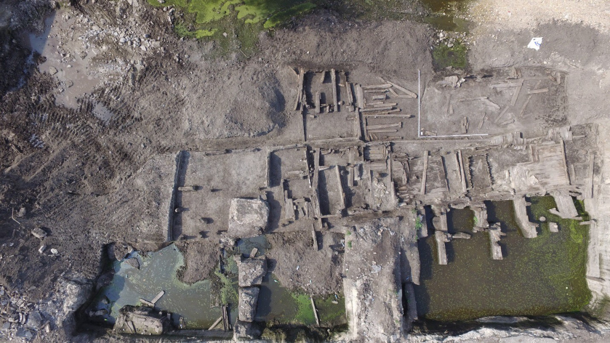 «В Киеве археологи нашли улицу XVII-XVIII веков»,
