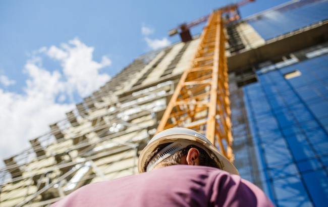 Новичок с «приватовским» директором тайно построит жилье на Лесном за 119 млн