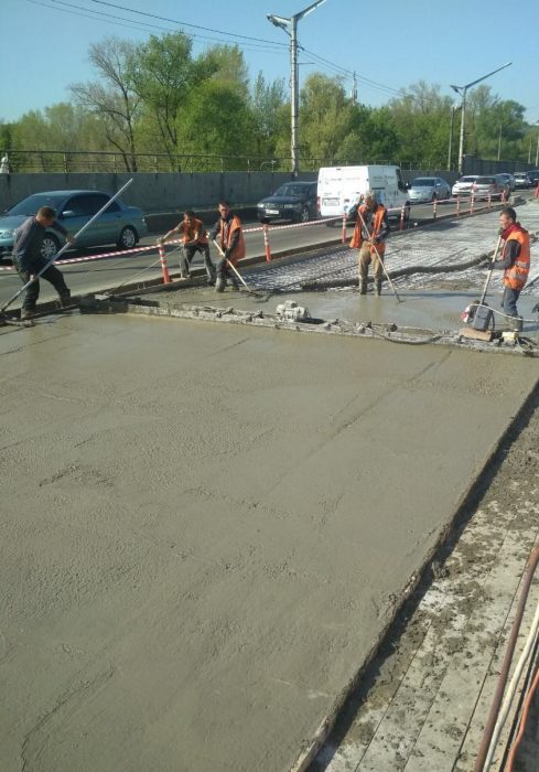 Движение по мосту Метро планируют открыть до конца мая