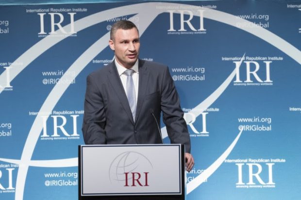 Виталий Кличко в Вашингтоне выступил на торжественном вечере памяти Джона Маккейна