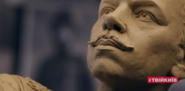 Кличко показал, как создают памятник Сикорскому