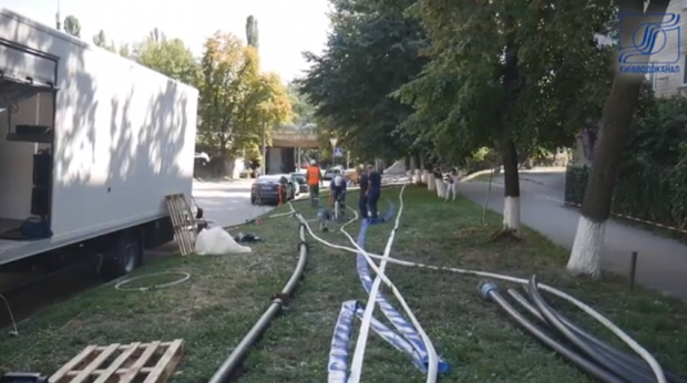 На одном из столичных коллекторов заменили 32 метра поврежденного участка