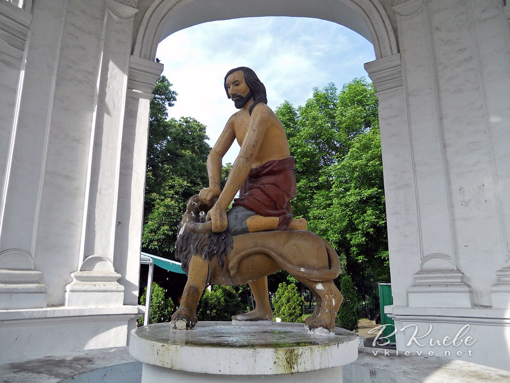 Фонтан Самсон Киев