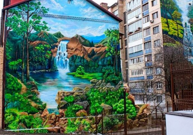 Водопад ул. Златоустовская, 26