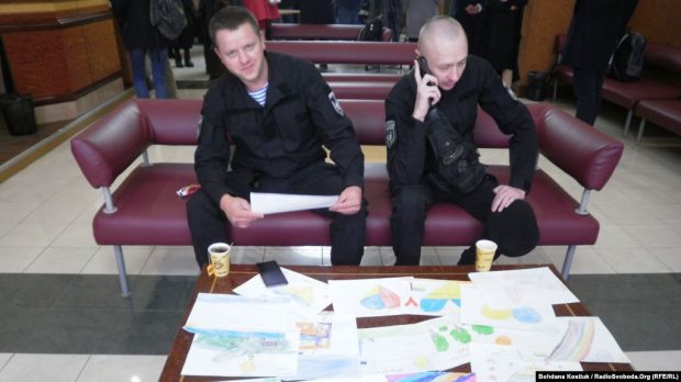 На вокзале в Киеве открыли новый зал ожидания для военных