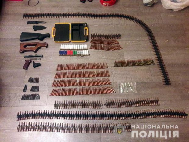 В Киеве задержали мужчину с арсеналом оружия