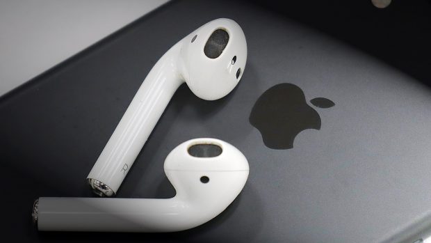 гарнитура Apple Airpods