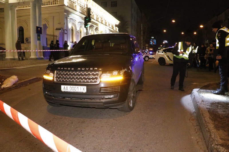 В Киеве неизвестный расстрелял Range Rover: погиб трехлетний ребенок