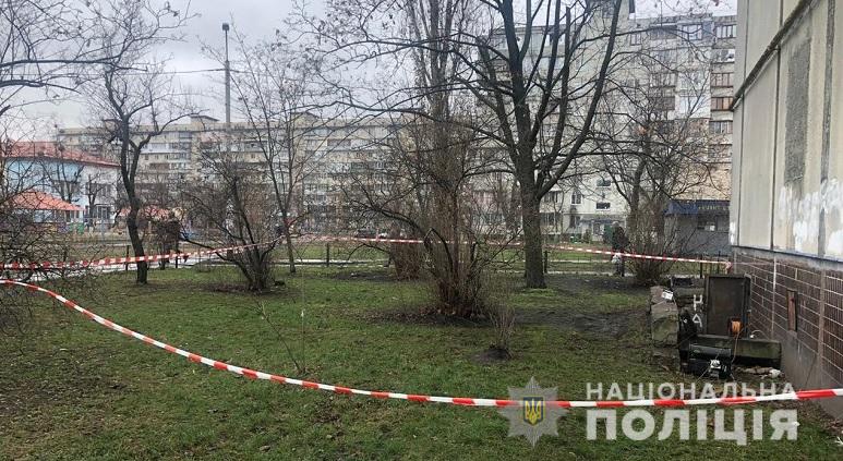 Киевский сантехник нашел три трупа в подвале
