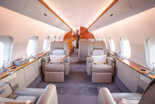 Интерьер салона NJ GLOBAL 5000, который находится во флоте авиакомпании Novans Jets