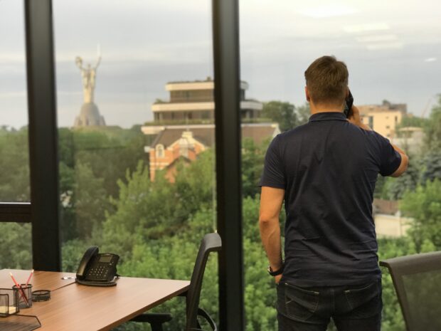 Вид из офиса в IQ Business Center. На фото Юлия Грингуза