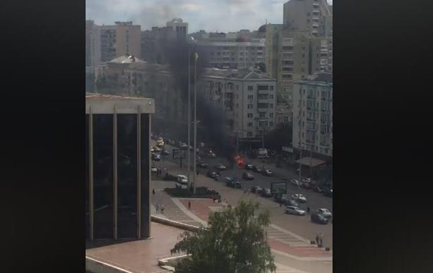 В центре Киева взорвался автомобиль