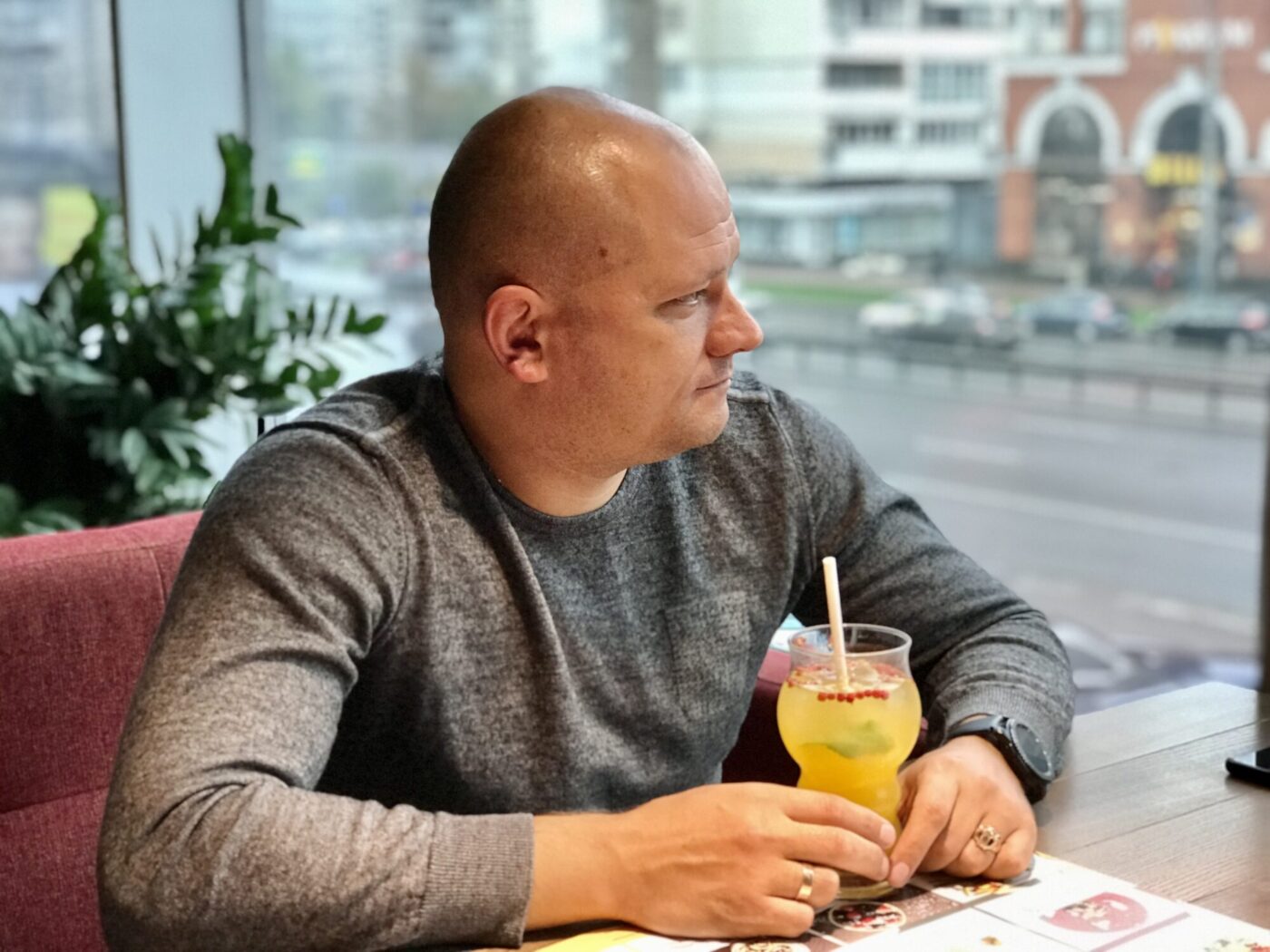 Финансовый эксперт Юрий Лященко: “После выборов начнутся “качели” с курсом доллара”