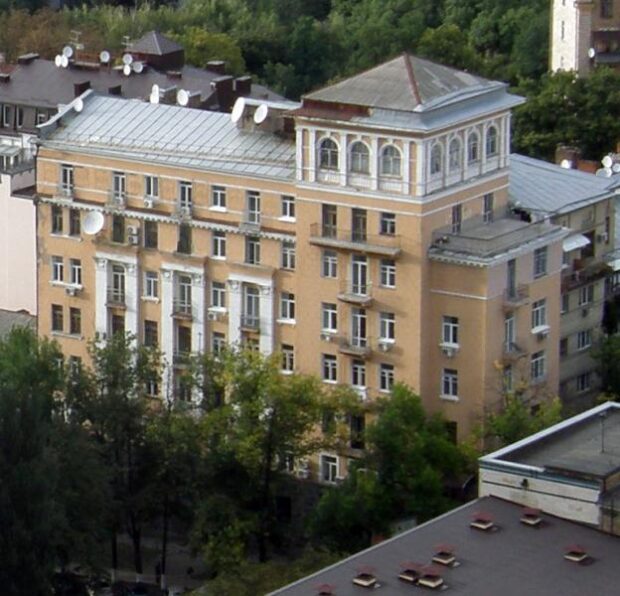 Дом Ролит
