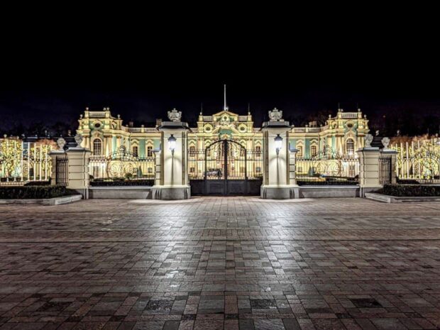 мариинский дворец ночью