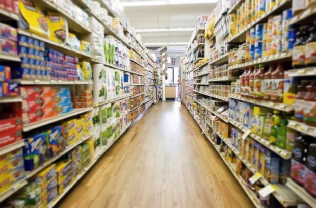 Локдаун не предусматривает ограничений на продажу повседневных товаров — Степанов