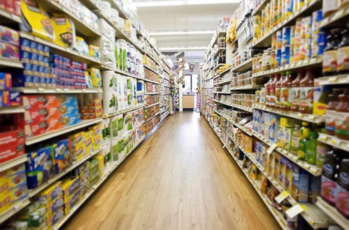 Локдаун не предусматривает ограничений на продажу повседневных товаров — Степанов