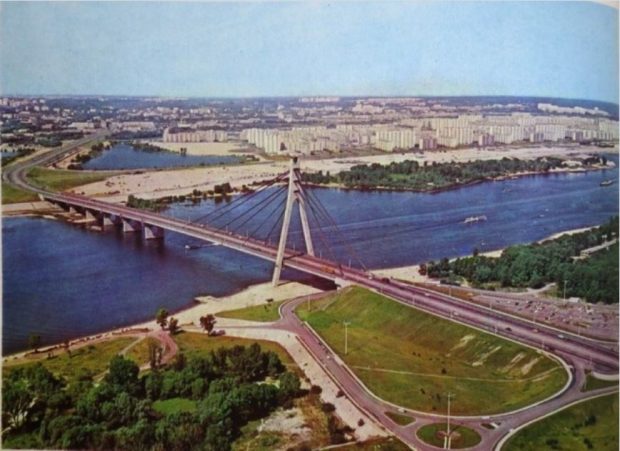 Московский мост. Источник: starkiev.com