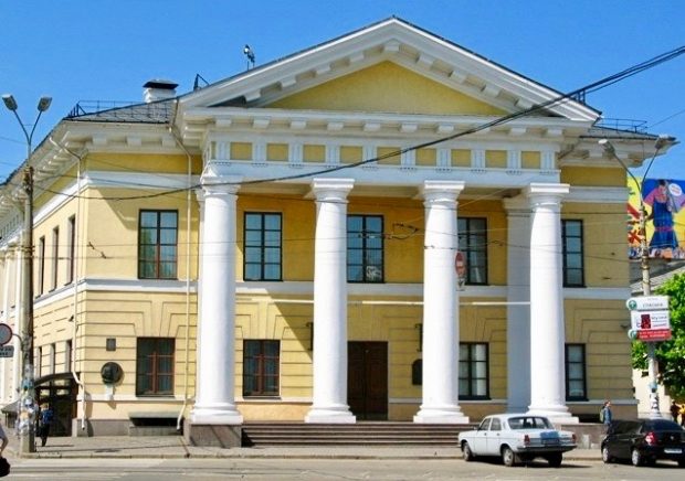 Контрактовый дом