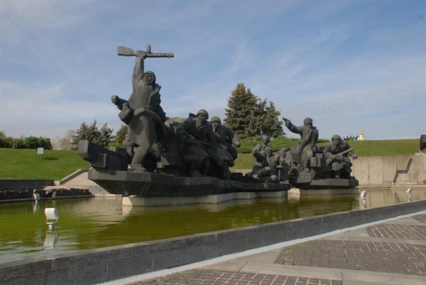 Памятник, один из многих