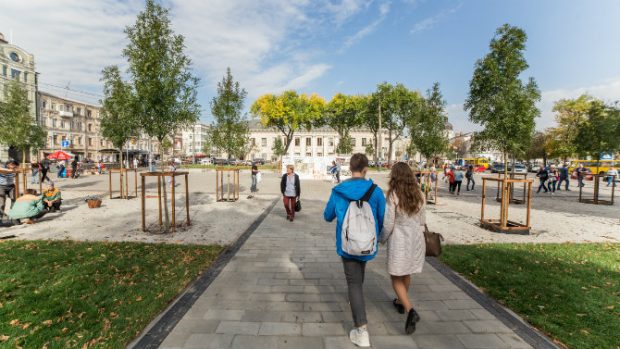 Сквер на Контрактовой