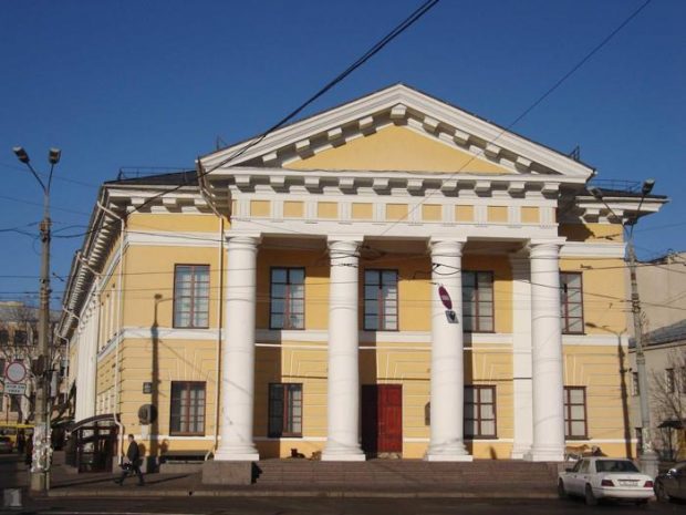 Контрактовый Дом