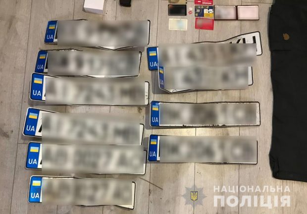 На Киевщине полицейские задержали преступную группировку, которая похищала автомобили премиум-класса