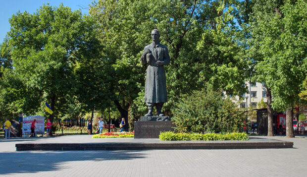 Памятник Сковороде