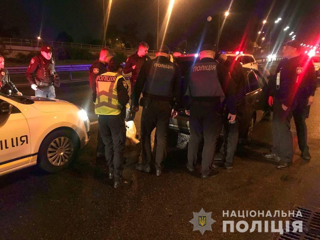 В Киеве пьяный мажор устроил погоню и отстреливался от полицейских
