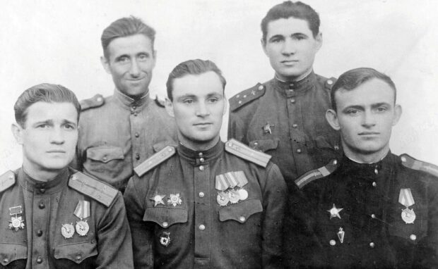 Василий Дончук с боевыми товарищами