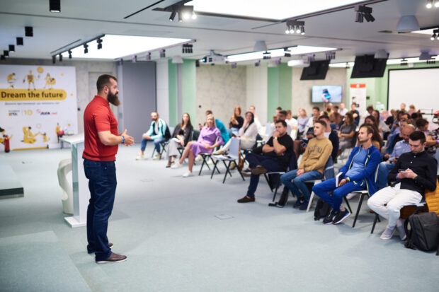 Топ-7 инсайтов конференции Marketing & Sales Management в IT
