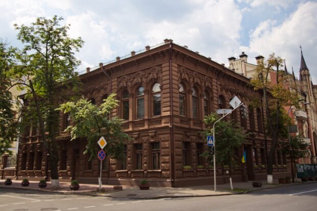 Шелковичная улица