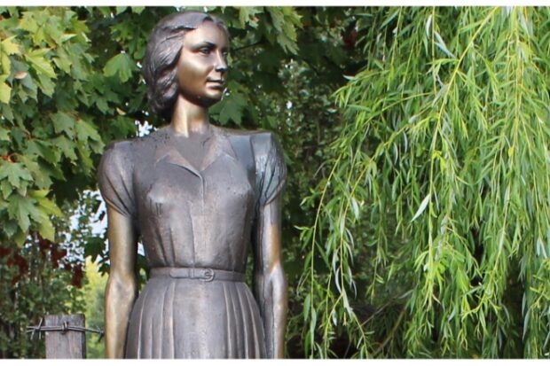 Скульптура Тетяні Маркус